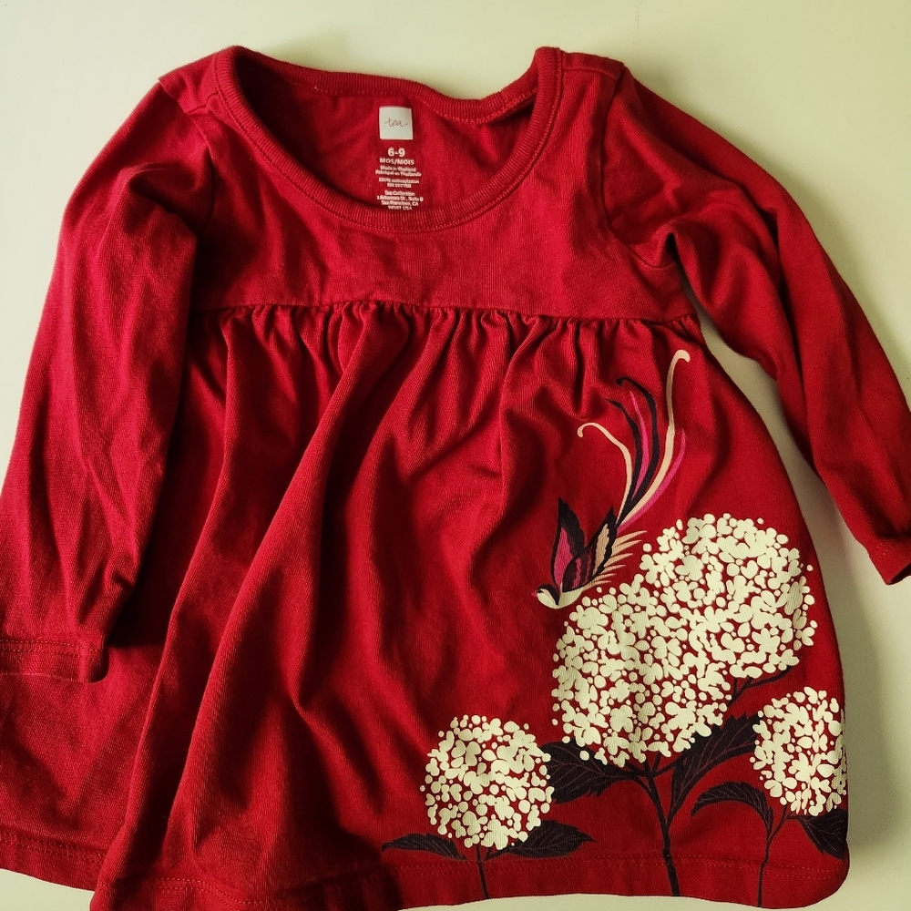 ❤️ 3/$15! Red Tunic with Floral/bird Design